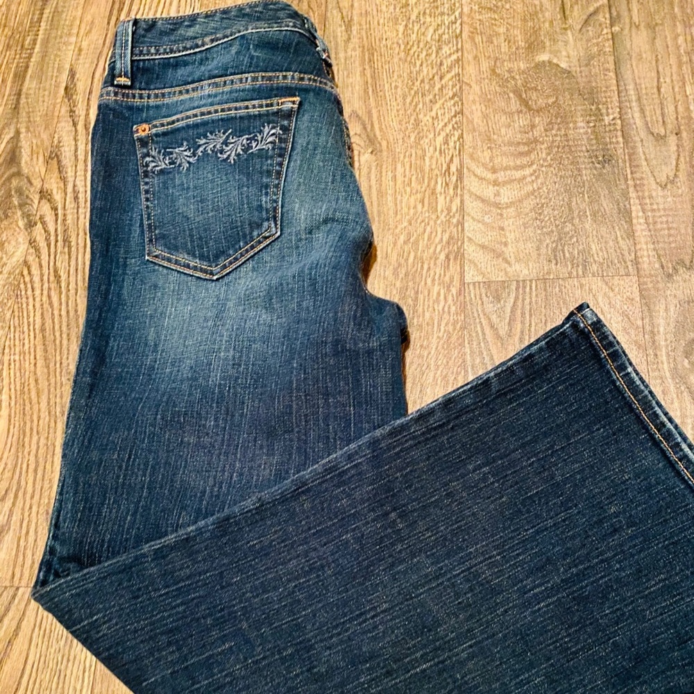 Eddie Bauer jeans Curvy Bootleg jeans. 6S